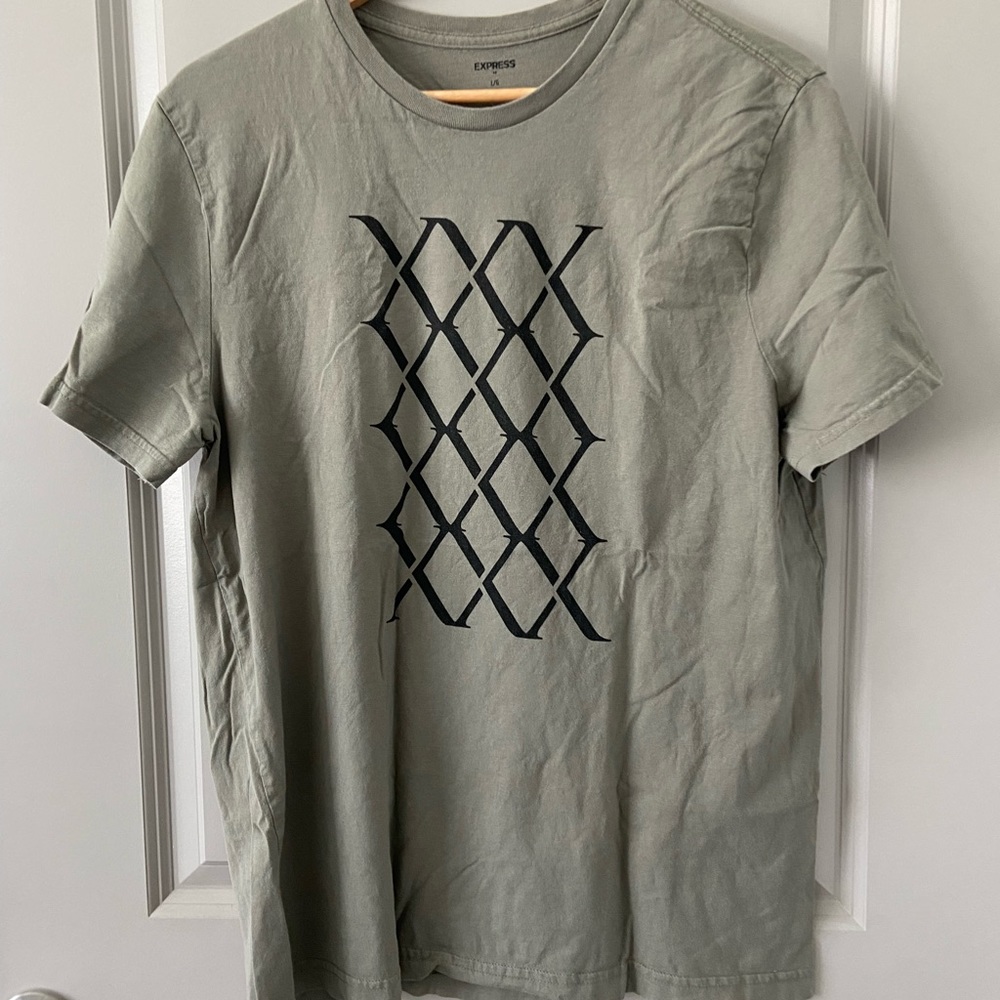 EXPRESS TEE SIZE LARGE